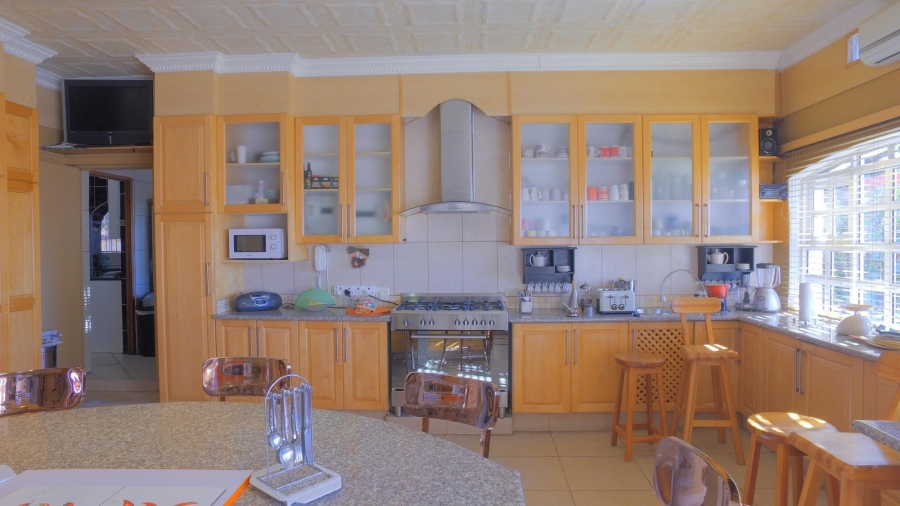 5 Bedroom Property for Sale in Azalea Park North West